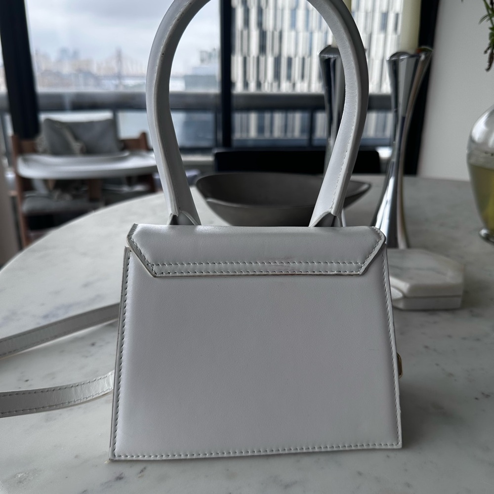 Jacquemus Elegant White Mini Bag - Picture 5 of 11
